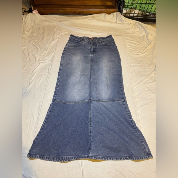 Women's Flare Blue Jeans skirt - Picture 1 of 3